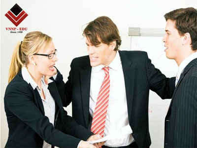Làm sao để giải quyết mẫu thuẫn trong doanh nghiệp