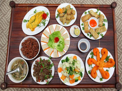 Làm cơm cúng ông bà tổ tiên trong ngày lễ Vu Lan Làm cơm cúng ông bà tổ tiên trong ngày lễ Vu Lan